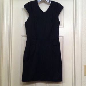 ⬇⬇Alice and Olivia Black Pinstripe Dress⬇⬇