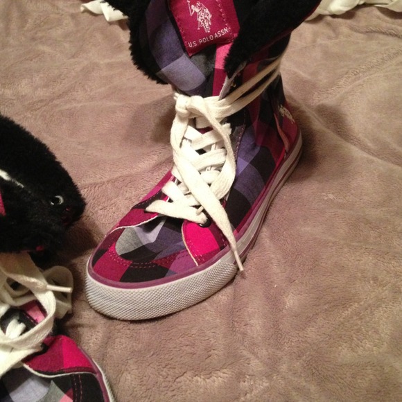 Shoes - Picture 3 of 3