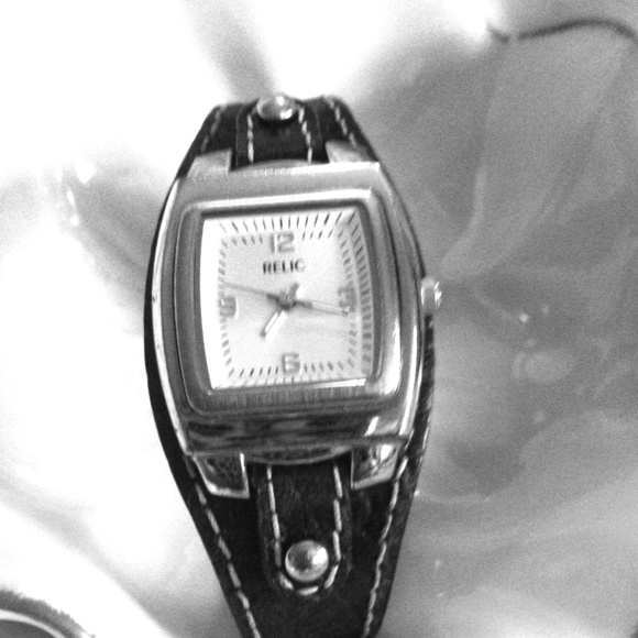 SOLD❤❤Black Relic watch 🎀