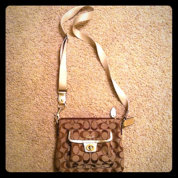 🚫🚫🚫🚫SOLD🚫🚫🚫🚫Authentic Coach Crossbody