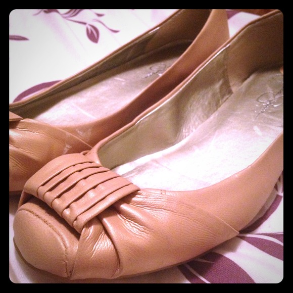 Jessica Simpson flats