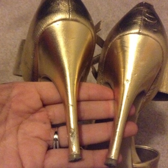 ⛔Sold⛔Bakers Gold heels - Picture 3 of 3