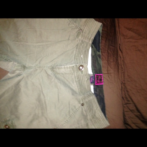 Cargo Skinnys - Picture 2 of 4