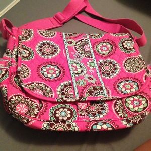 SOLD🚫🚫🚫REDUCED Vera Bradley Messenger Bag