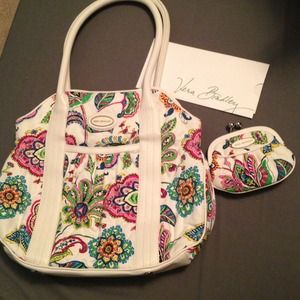 REDUCED NWT🎀👍 New Vera Handbag & wallet