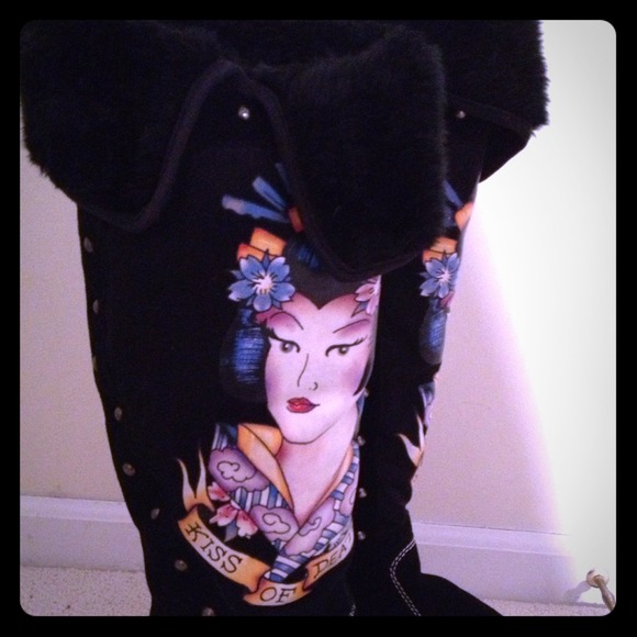 Brand new RARE Ed Hardy Kiss of Death boots