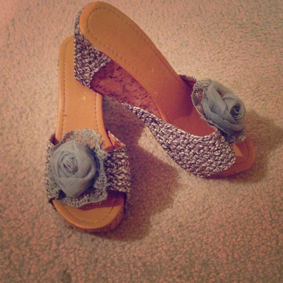 Blue platform pump