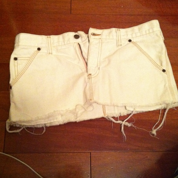 Abercrombie and Fitch white skirt - Picture 1 of 3