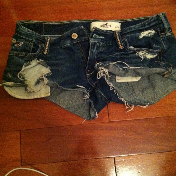 Hollister dark wash ripped jean shorts - Picture 1 of 2