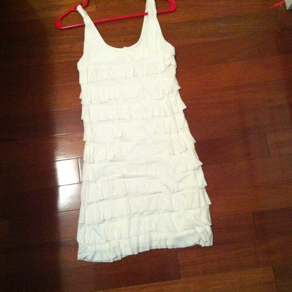 White dress - Picture 1 of 1