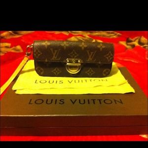 😍SOLD😍 Louis Vuitton Lagoon Wristlet