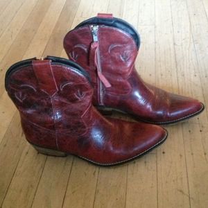 RED cowboy boots:)