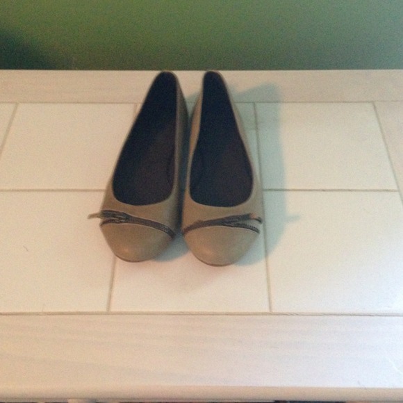SOLD IN BUNDLE! J. Crew zipper accent flats