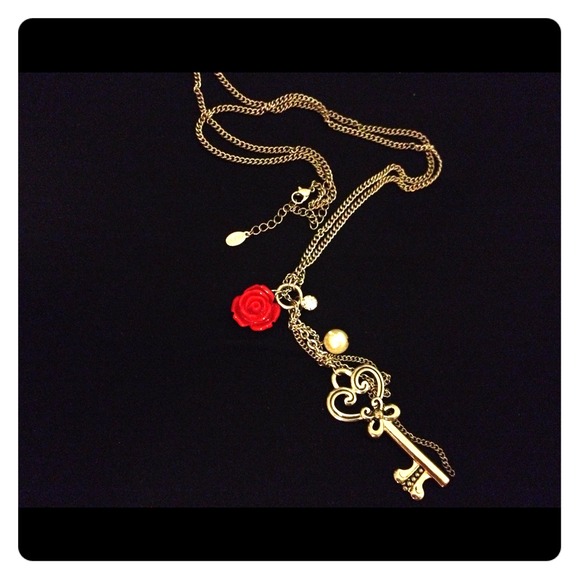 Long body necklace