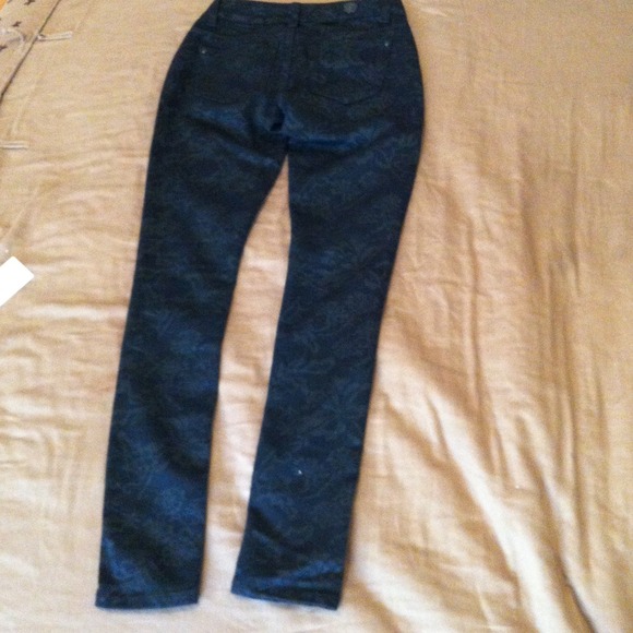 Skinny, NEW - Picture 4 of 4