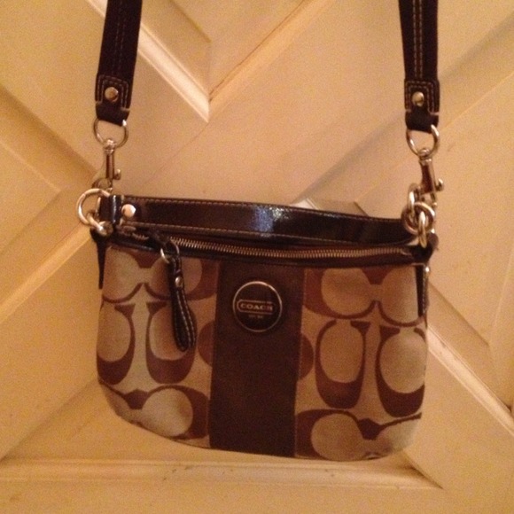 ❌❌SOLD❌❌Authentic Coach-✨✨ cross body bag