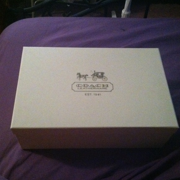 Brand new coach sneakers never worn before!