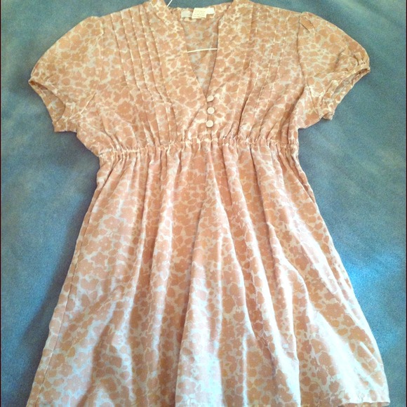 Tan & Cream floral top