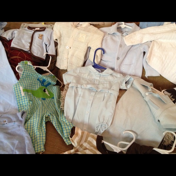 High end baby boy clothes from premie- 12-18 mnts - Picture 3 of 4