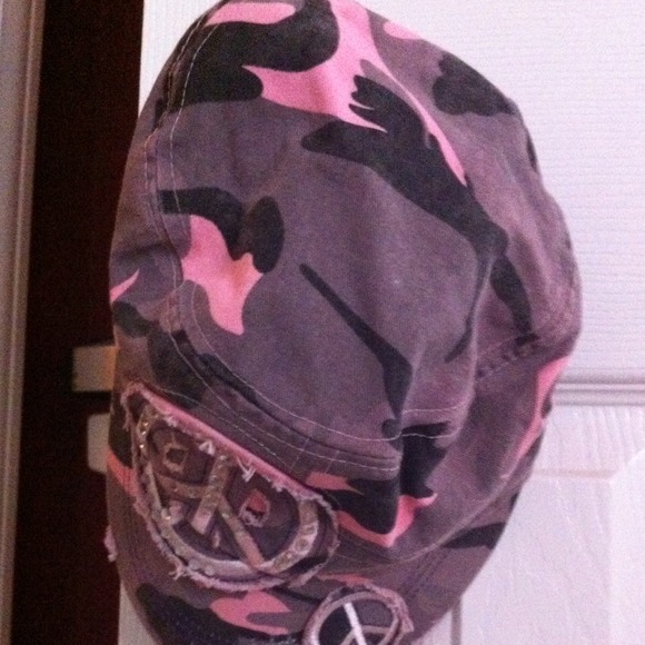 Cute cap! - Picture 2 of 2