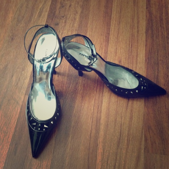 8.5 black dress heals