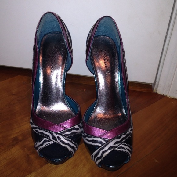 Zebra heels