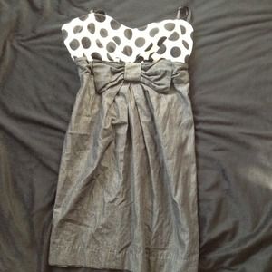Cute grey dress with black and white!(: