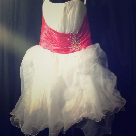 Adorable white and pink homecoming/ party dress! - Picture 1 of 3