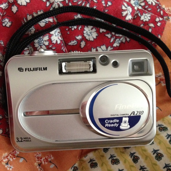 Fujifilm finepix digital camera 3.2 megapixel