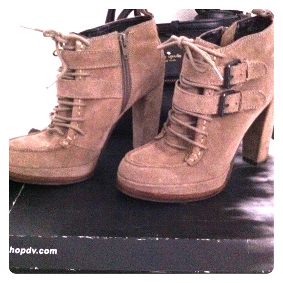 **RESERVED @rachie228 Dolce Vita Wyatt Taupe Suede