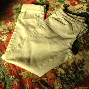 white aeropostale ultra skinnies 5/6