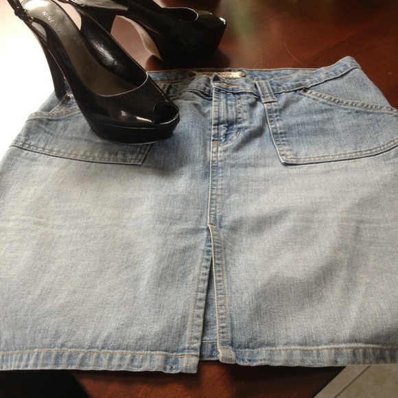 A&F jean skirt - Picture 1 of 4