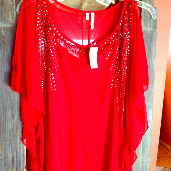 Gorgeous red flowy top