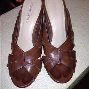 Brown wedges.