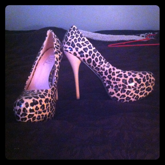 ♦Sold♦ pink cheetah pumps