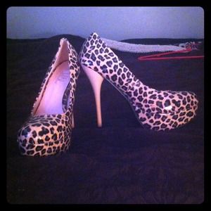 ♦Sold♦ pink cheetah pumps