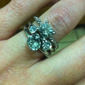 🎀BUNDLE for @whitneyrsmith🎀 3 rings white blouse