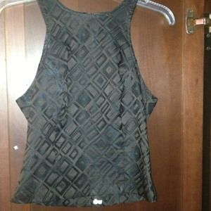 Cute halter top! Great for a night out!