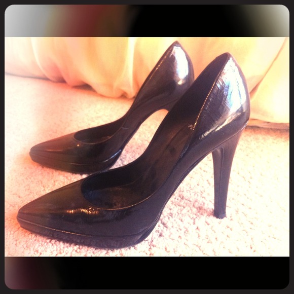 Gorgeous, classic black Pierre Hardy bad ass pumps
