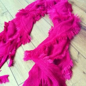 Adorable fuchsia scarf