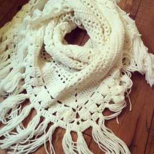 White chunky knit scarf/shawl