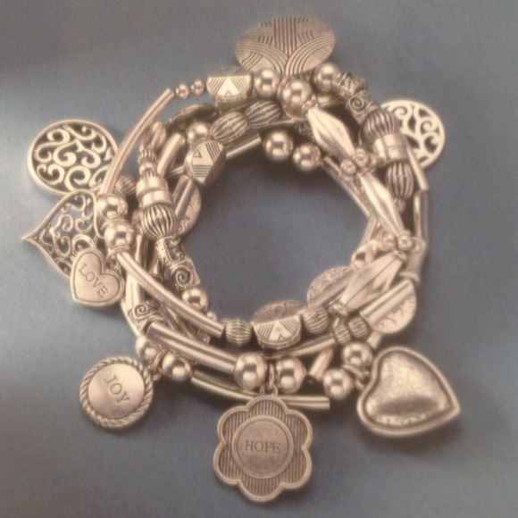 Sold....Lia Sophia "Menagerie" Stretch Bracelet. - Picture 1 of 1