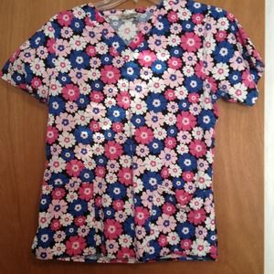 Flowers scrub top