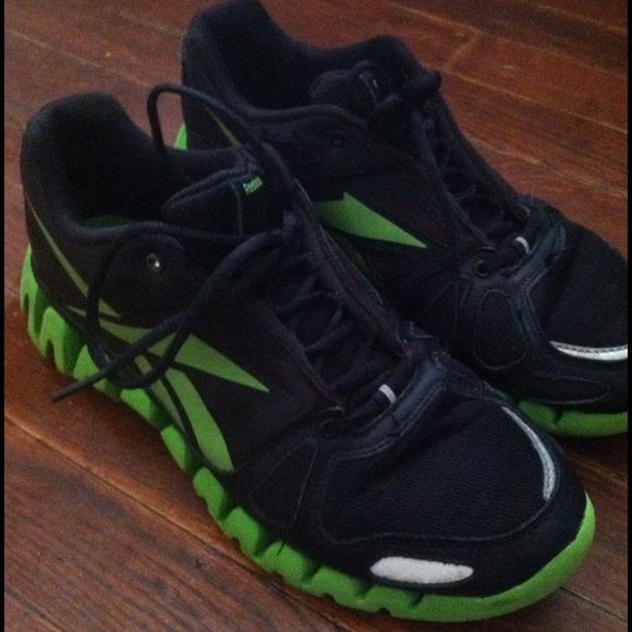 💢SOLD💢 Men's/Boys Reebok Tennis shoes