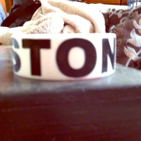 "Stoned bracelet"