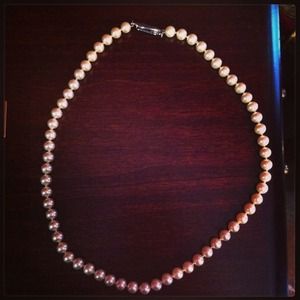 Cultured pearl necklace