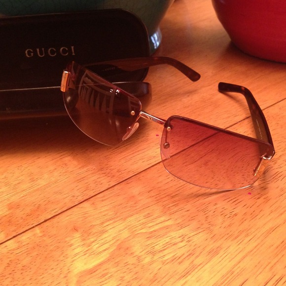 Gucci sunnies!