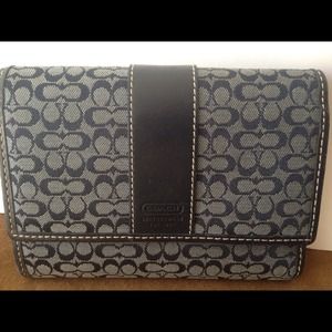 Small C's wallet Authentic