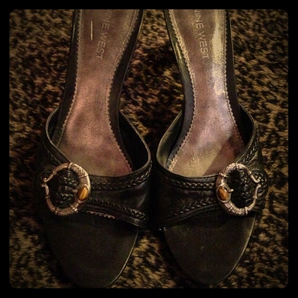 Cute Nine West slip on pumps.