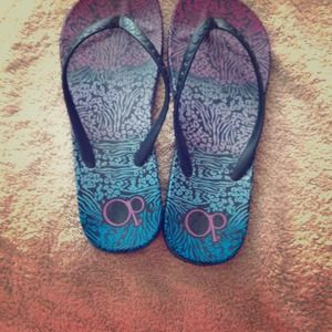 NWOT Rainbow Cheetah Print Flip Flops